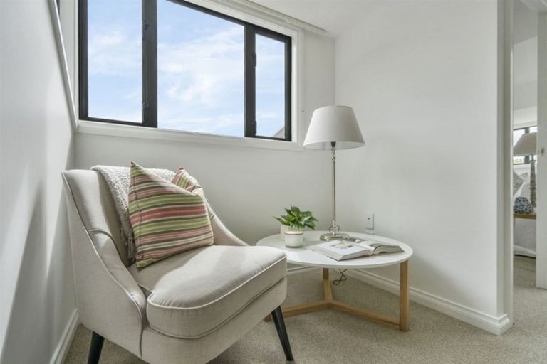 Photo of property in 6 Royal Elm Lane, Bryndwr, Christchurch, 8053