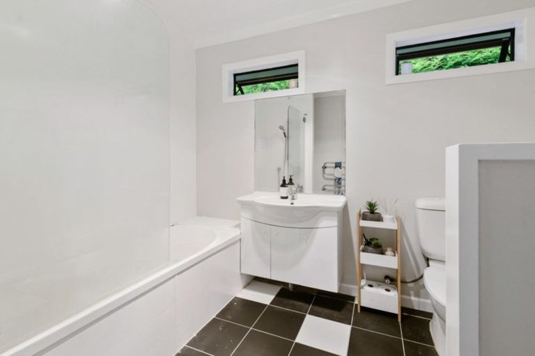 Photo of property in 1 Wharepaina Crescent, Springfield, Rotorua, 3015