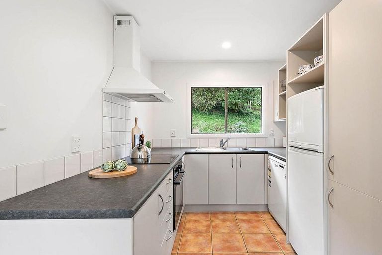 Photo of property in 39 Delhi Crescent, Khandallah, Wellington, 6035