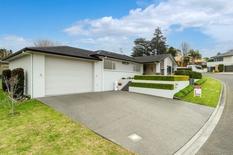 Photo of property in 1 Sherborne Close, Bethlehem, Tauranga, 3110