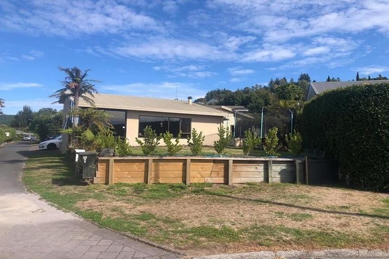 Photo of property in 1/16 Isobel Street, Acacia Bay, Taupo, 3330