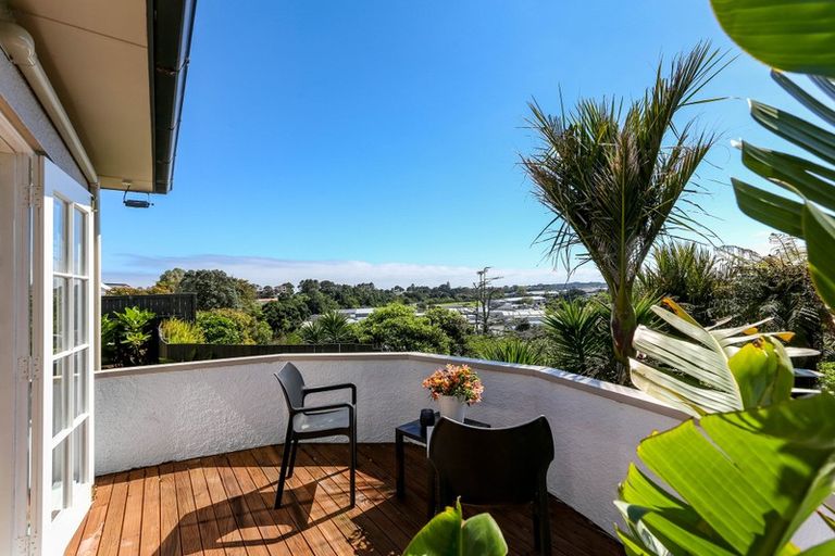 Photo of property in 81 Paynters Avenue, Strandon, New Plymouth, 4312