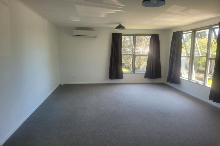 Photo of property in 8 Granby Place, Westown, New Plymouth, 4310