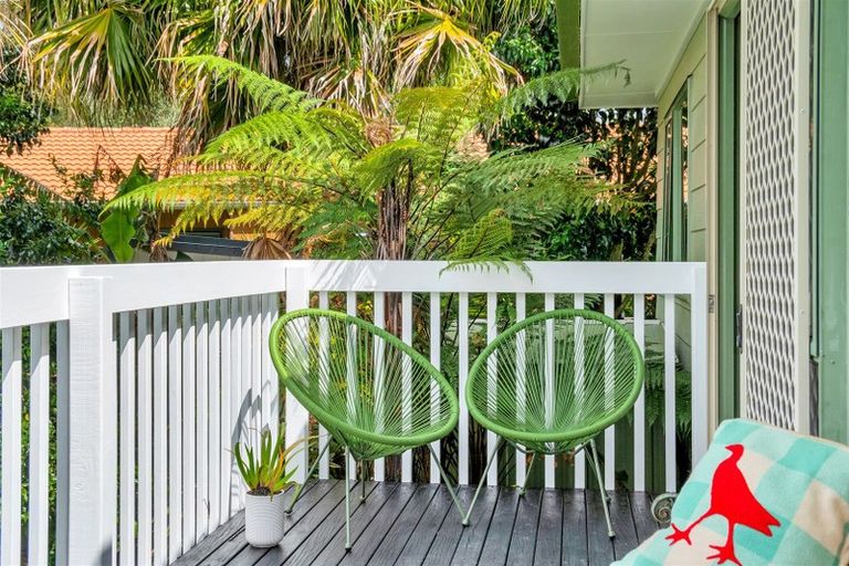 Photo of property in 44a Riserra Drive, Ranui, Auckland, 0612