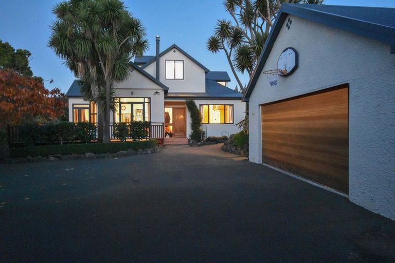 Photo of property in 12 Strathmore Crescent, Roslyn, Dunedin, 9010