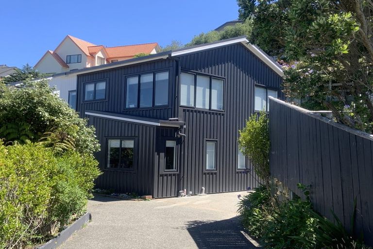 Photo of property in 25 Derry Hill, Churton Park, Wellington, 6037