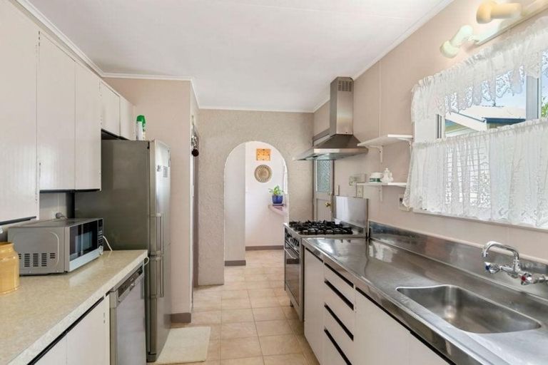 Photo of property in 22 Bloomfield Terrace, Hutt Central, Lower Hutt, 5010