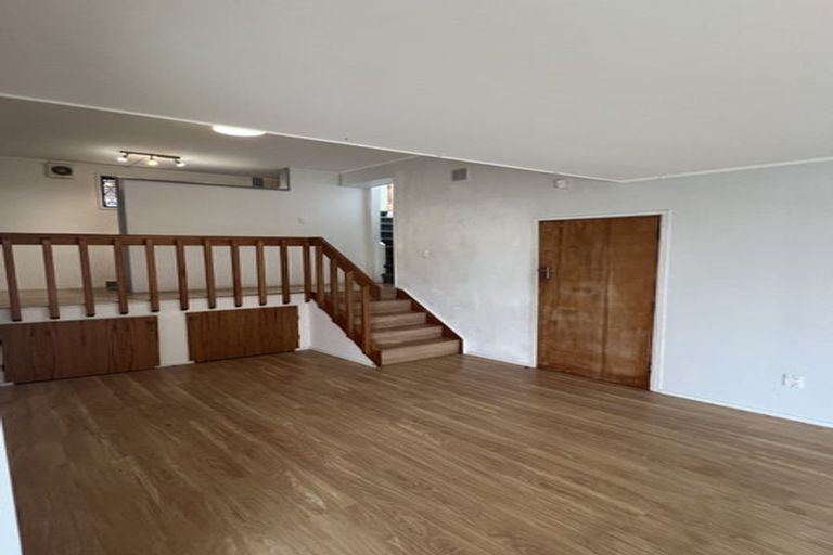 Photo of property in 28 Goodwood Drive, Goodwood Heights, Auckland, 2105