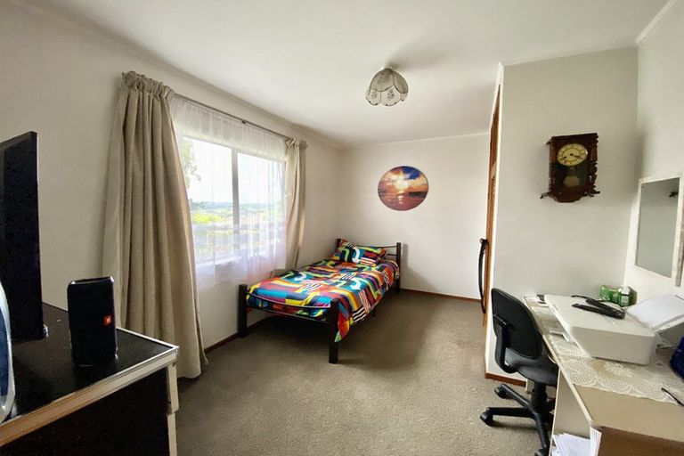 Photo of property in 18 Tirohunga Drive, Henderson, Auckland, 0612