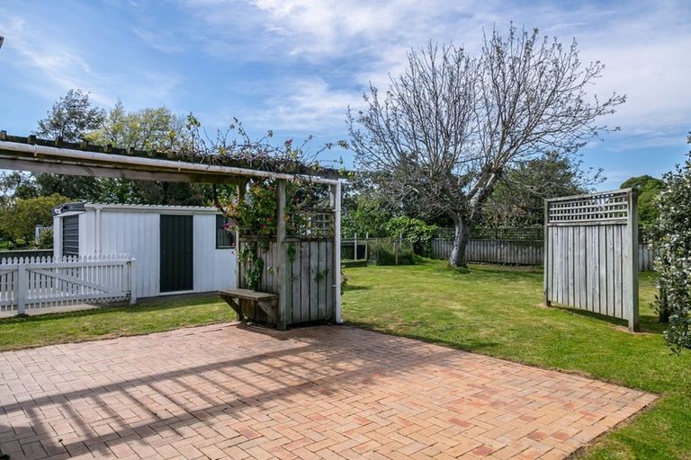 Photo of property in 30 Kitchener Street, Martinborough, 5711