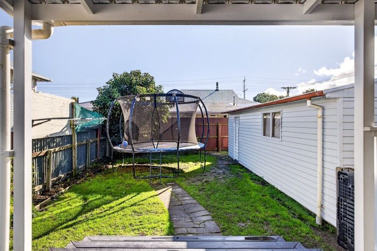 Photo of property in 5 Kara Street, Outer Kaiti, Gisborne, 4010