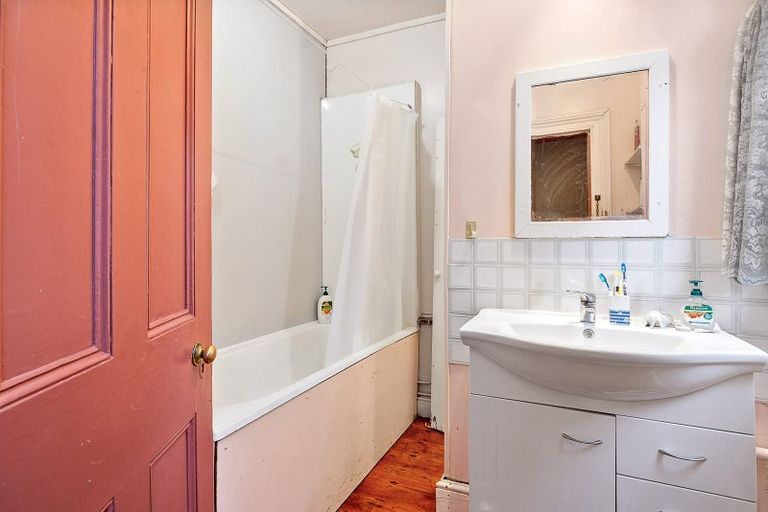 Photo of property in 1 Drummond Street, North Dunedin, Dunedin, 9016