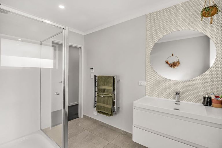 Photo of property in 6 Dunlops Crescent, Marshland, Christchurch, 8083