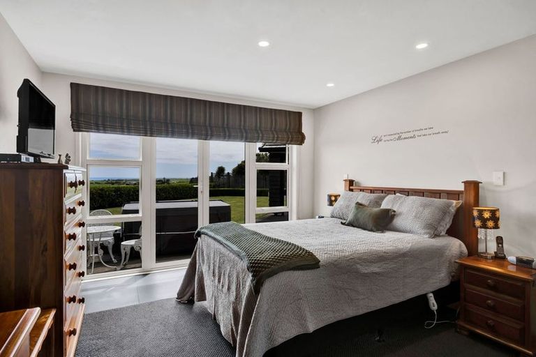 Photo of property in 253 Lwr Pitone Road, Pitone, New Plymouth, 4374