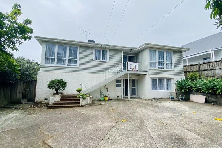 Photo of property in 85 Western Springs Road, Morningside, Auckland, 1022