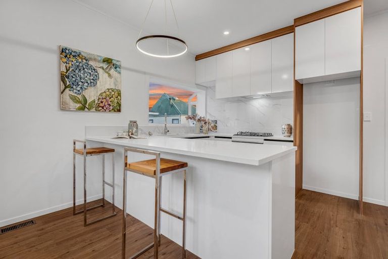 Photo of property in 1/13 Clevedon Road, Papakura, 2110