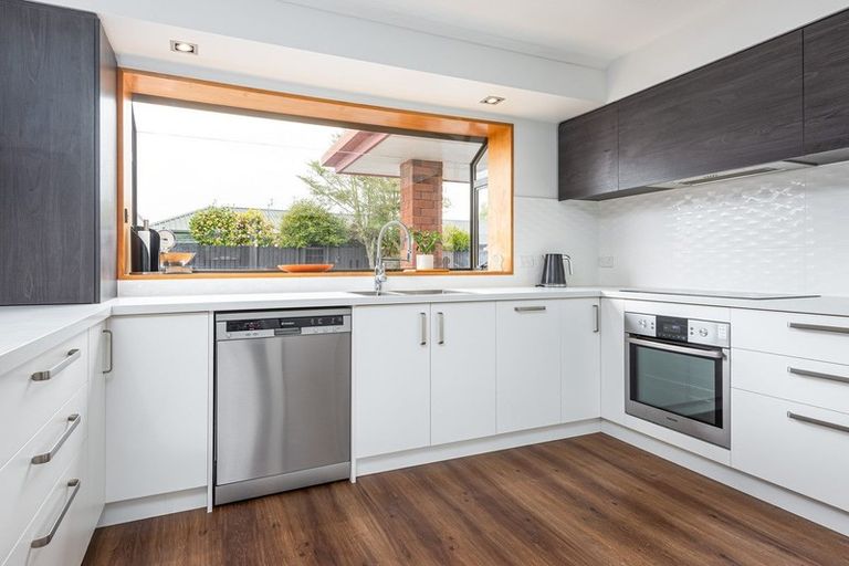 Photo of property in 8 Goodall Place, Redwood, Christchurch, 8051