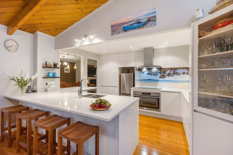 Photo of property in 8 Hamish Place, Sunnyhills, Auckland, 2010