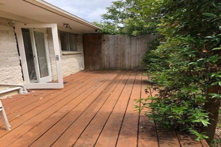Photo of property in 2/28 Morton Avenue, Forrest Hill, Auckland, 0620