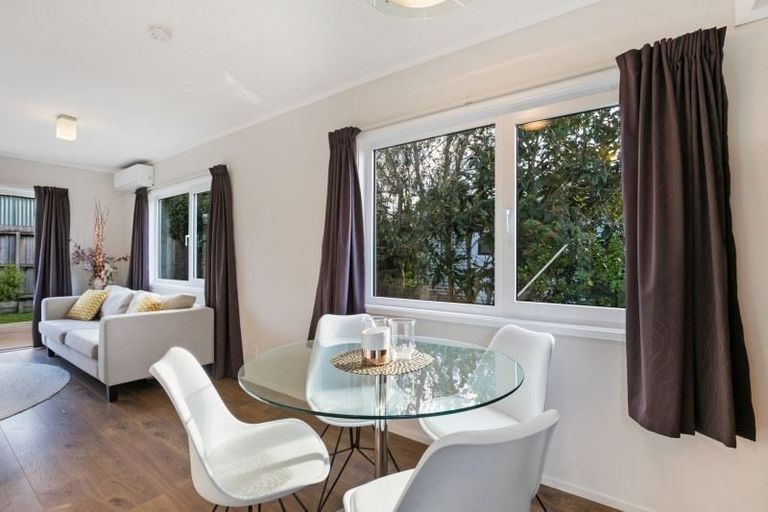 Photo of property in 2/24 Gazelle Avenue, Beach Haven, Auckland, 0626