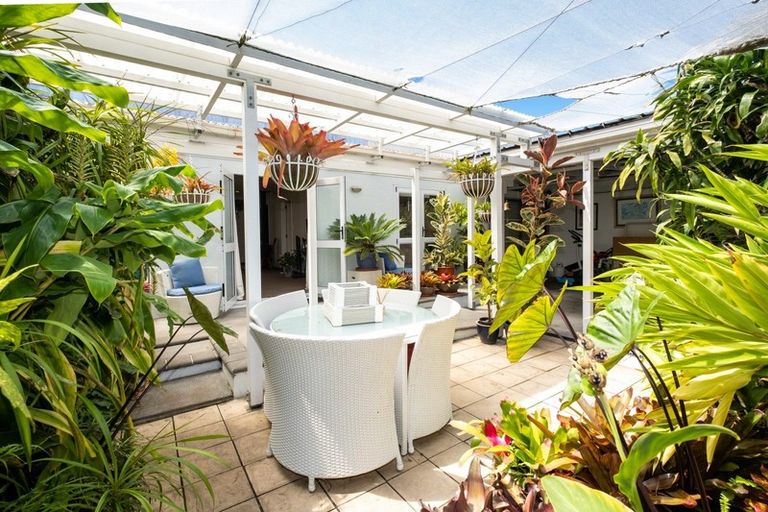 Photo of property in 170 Vigor Brown Street, Napier South, Napier, 4110