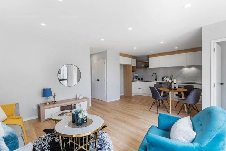 Photo of property in 21 Morus Road, Massey, Auckland, 0614