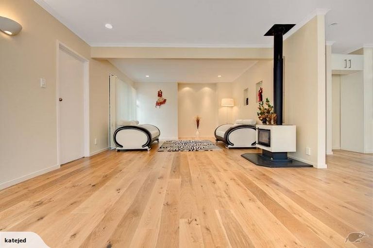 Photo of property in 75 Mountbatten Avenue, Hillcrest, Auckland, 0627