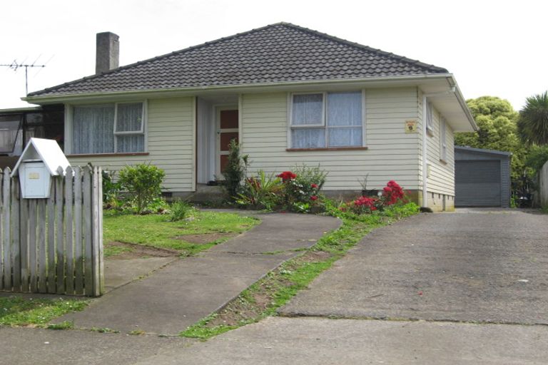 Photo of property in 28 Ashgrove Road, Mangere, Auckland, 2022