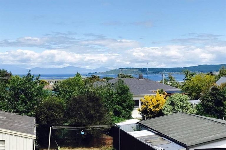 Photo of property in 41 Whakaipo Avenue, Taupo, 3330