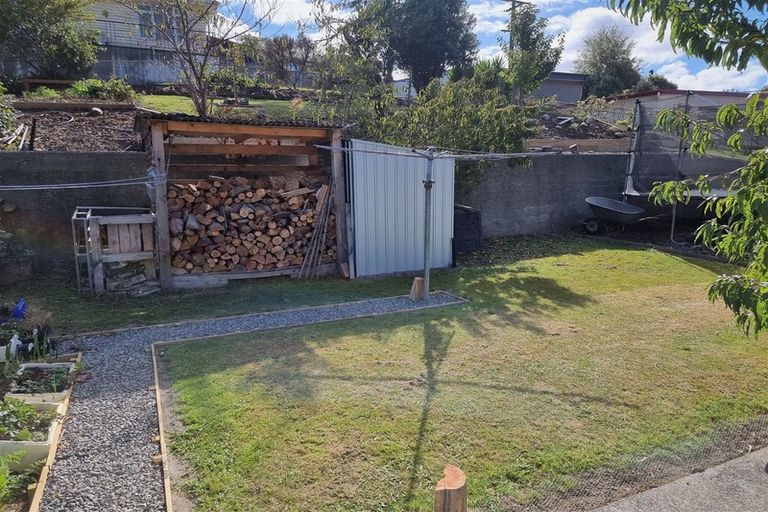 Photo of property in 103 Waikawa Road, Picton, 7220