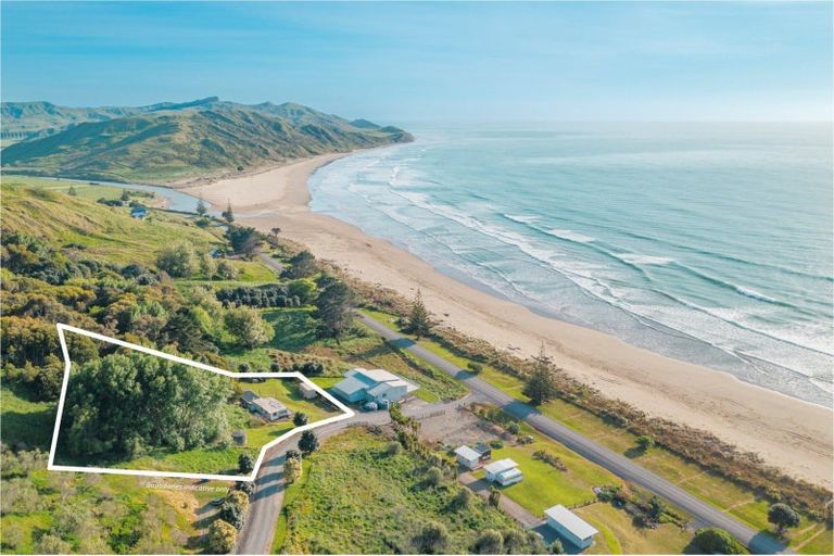 Photo of property in 62a Pourerere Road, Pourerere, Omakere, 4271