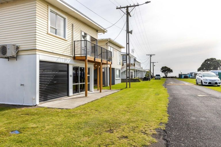 Photo of property in 100 Eighth Avenue, Urenui, 4377