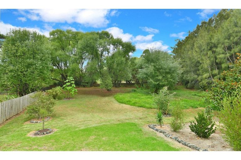 Photo of property in 8 Puhoi Close, Puhoi, Warkworth, 0994