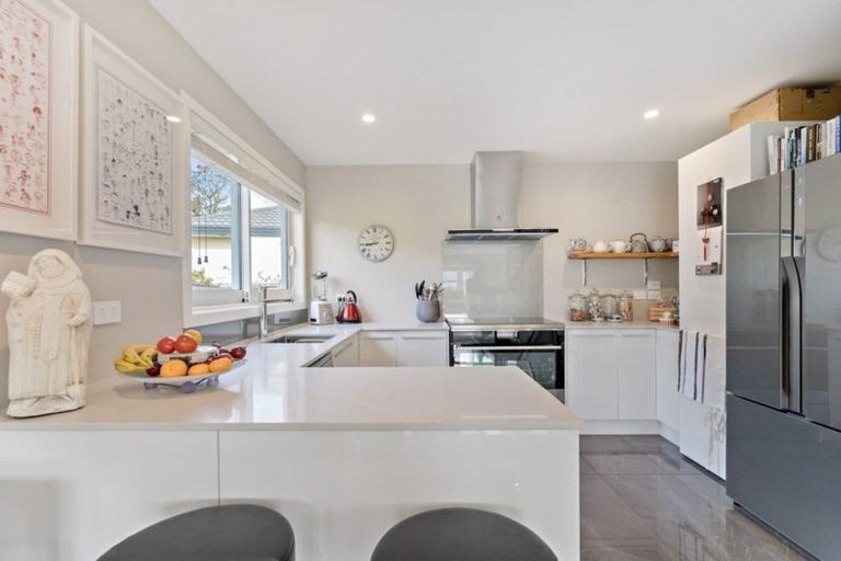 Photo of property in 20 Ocean View Road, Hatfields Beach, Orewa, 0931