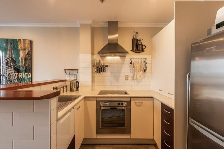 Photo of property in Terrace Heights Apartments, 12d/163 The Terrace, Wellington Central, Wellington, 6011