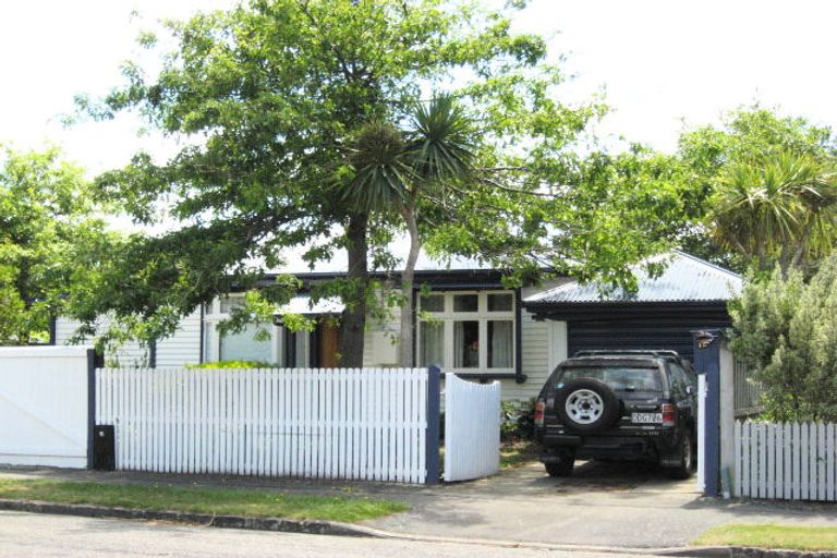 Photo of property in 15 Truro Street, Sumner, Christchurch, 8081