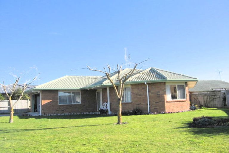 Photo of property in 2 Chatswood Place, Rototuna, Hamilton, 3210