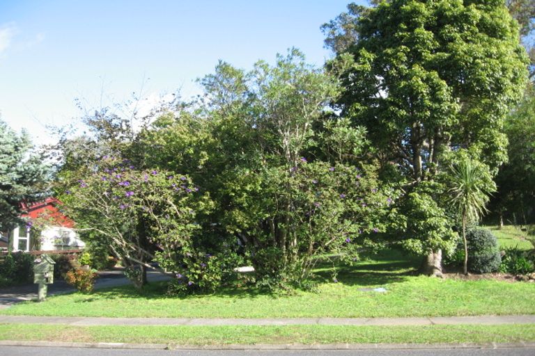 Photo of property in 51 Ennis Avenue, Pakuranga Heights, Auckland, 2010