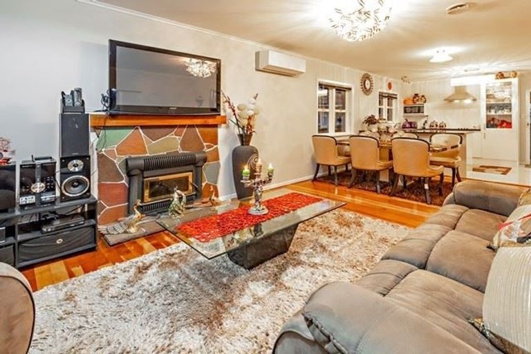 Photo of property in 142 Russell Road, Manurewa, Auckland, 2102