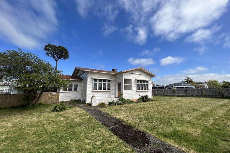 Photo of property in 7 Seddon Street, Dannevirke, 4930