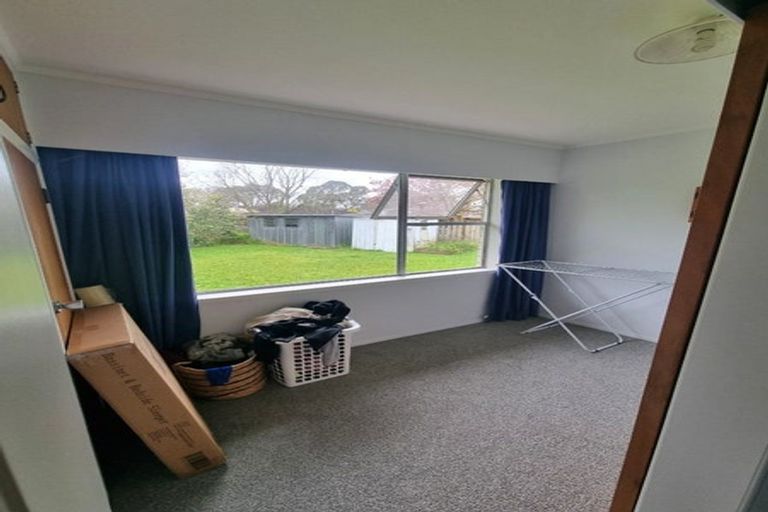 Photo of property in 19 Cascades Road, Pakuranga Heights, Auckland, 2010