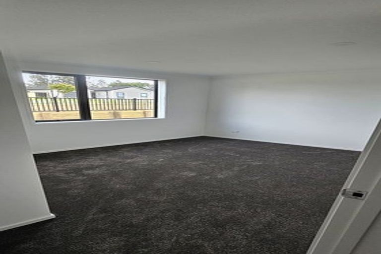Photo of property in 13 Metoriti Crescent, Karaka, 2124