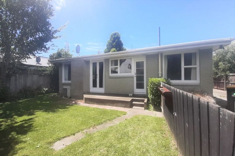 Photo of property in 2/7 Konini Street, Riccarton, Christchurch, 8041