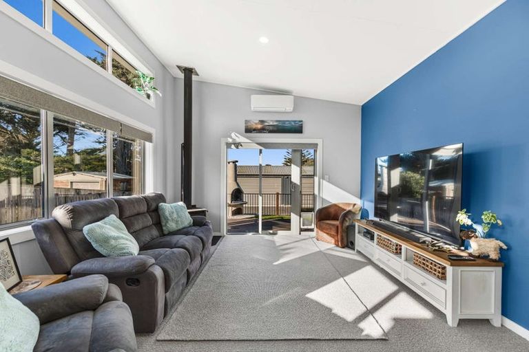 Photo of property in 60 Rua Avenue, Waitarere Beach, Levin, 5510