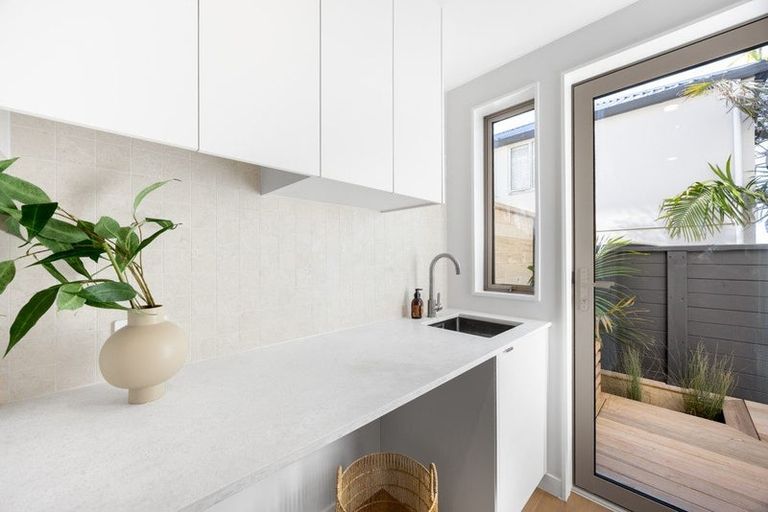 Photo of property in 2a Hauraki Road, Hauraki, Auckland, 0622