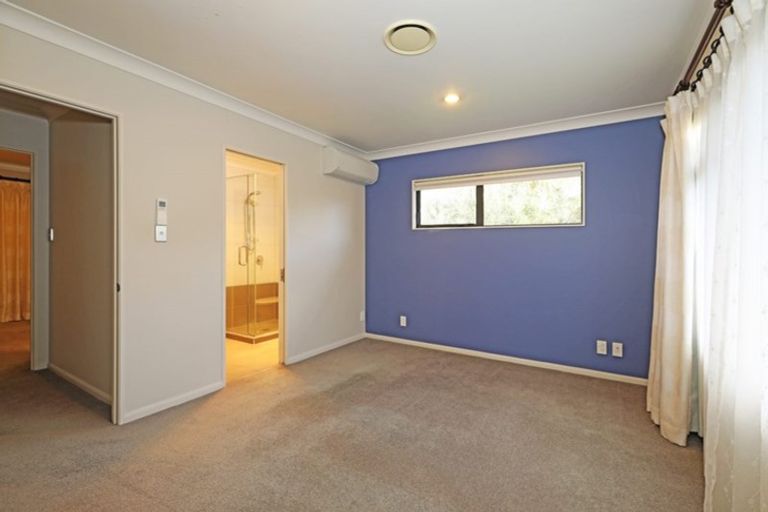 Photo of property in 5 Quedley Court, Eastern Beach, Auckland, 2012