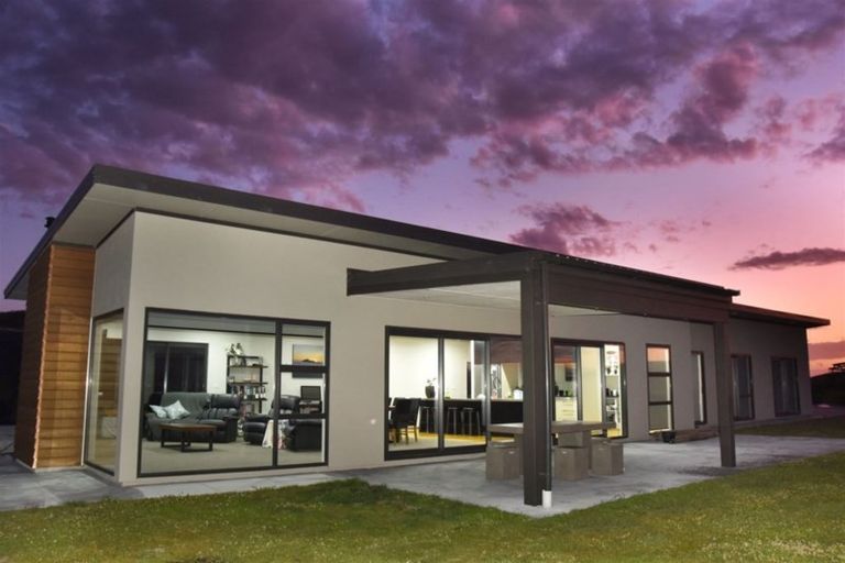 Photo of property in 164 Eskridge Drive, Eskdale, Napier, 4182