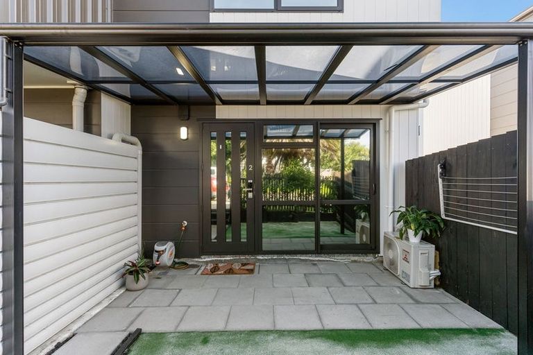 Photo of property in 2/4 Harry Ward Place, Henderson, Auckland, 0610