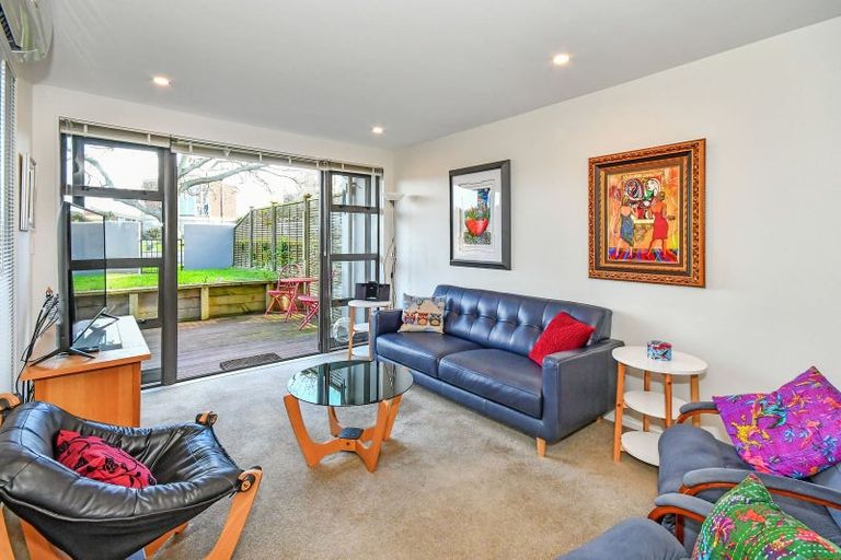 Photo of property in 2/8 Landscape Road, Papatoetoe, Auckland, 2025