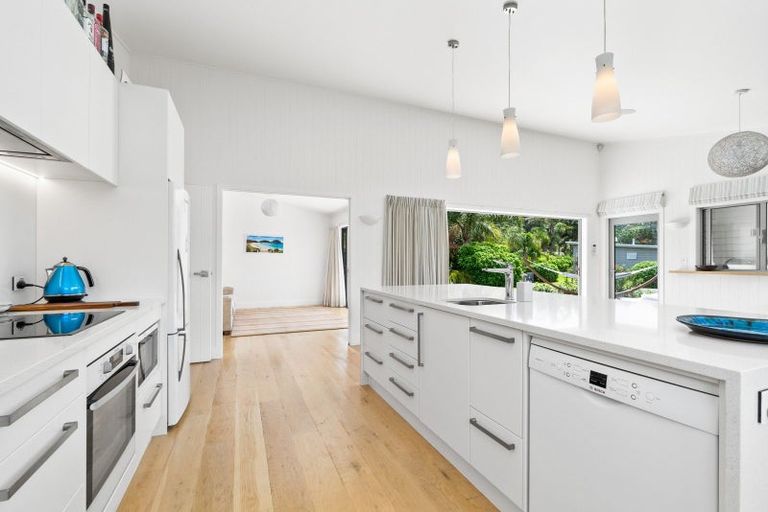 Photo of property in 2 Meridian Place, Matapouri, Whangarei, 0173